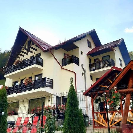 La Cascade 2 Otel Moeciu De Sus Dış mekan fotoğraf